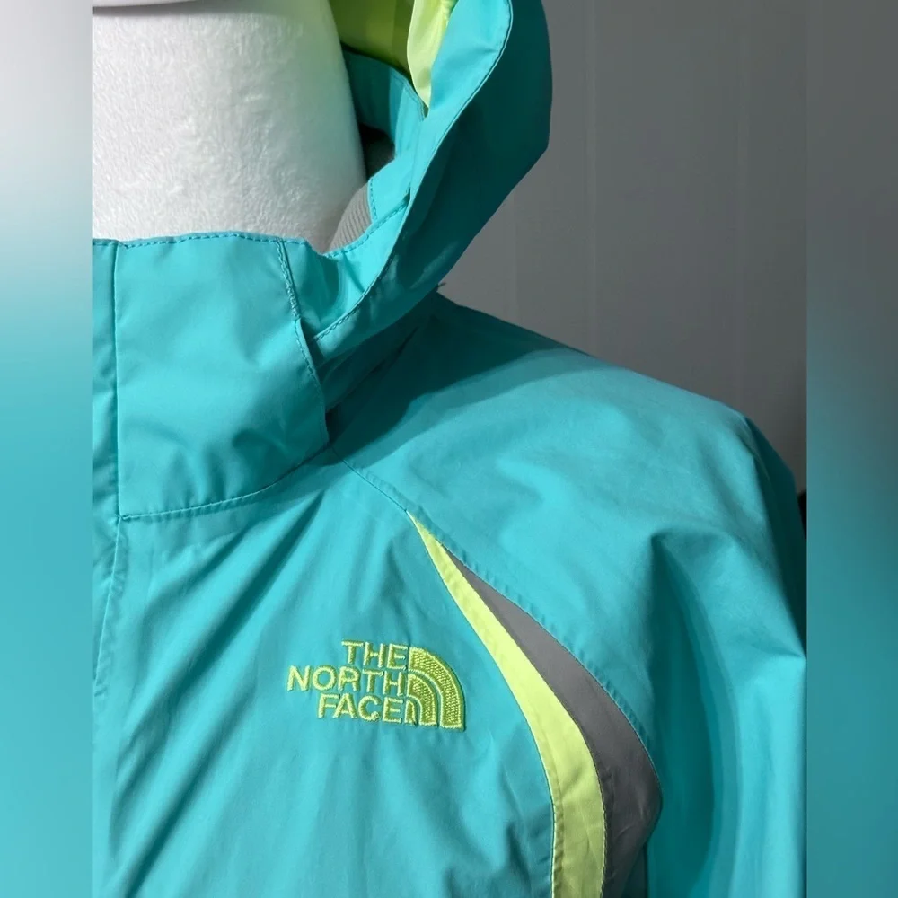🛍️fits women S/M rain/wind-bloc jacket with removable hoodie with double zipper